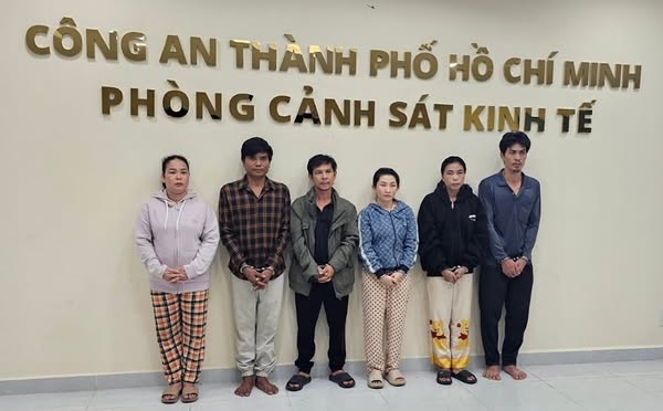 Công an đột kích đường dây sản xuất, buôn bán nước tẩy giả do Đoàn Văn Bằng cầm đầu