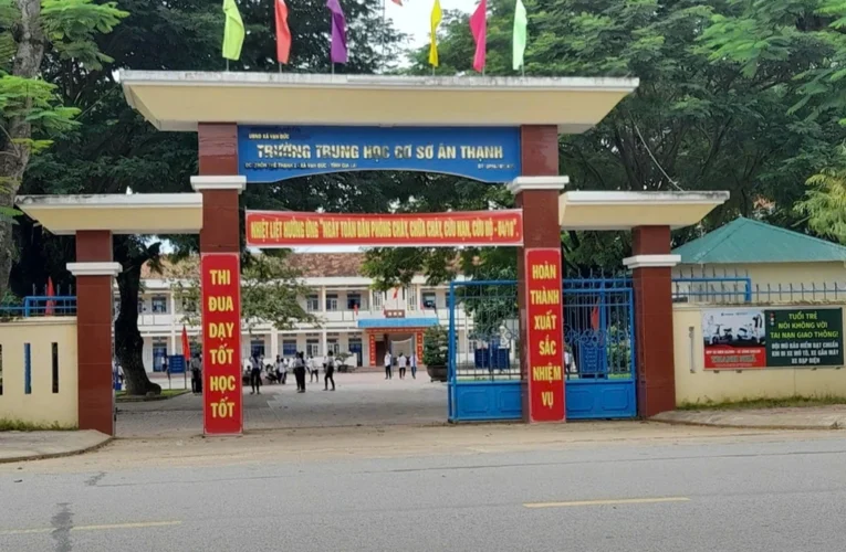 Phó hiệu trưởng yêu cầu giáo viên dừng dạy để học sinh đi… dọn rác Phụ Huynh khiếu lại