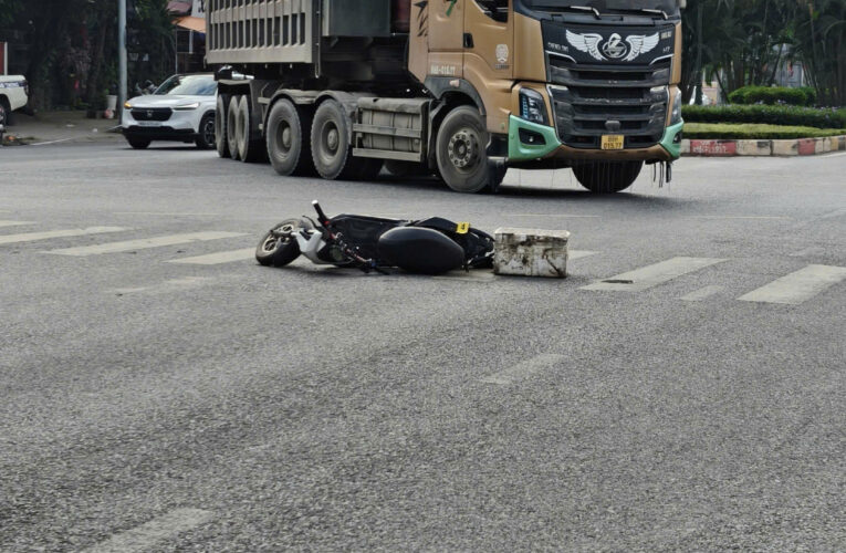 TAI NẠN KINH HOÀNG ĐÈN ĐỎ KIM LONG ĐẠI HỌC TRƯNG VƯƠNG