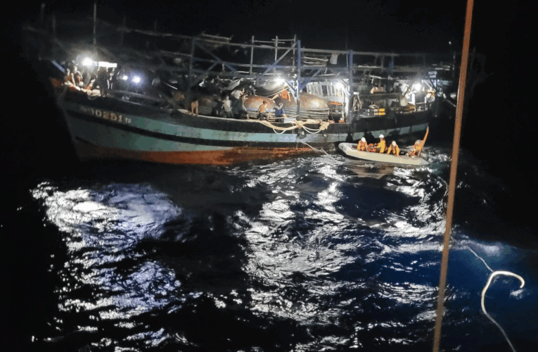 Tàu cá ở Gia Lai bị tàu chở dầu nước ngoài đâm chìm, thuyền trưởng mất tích