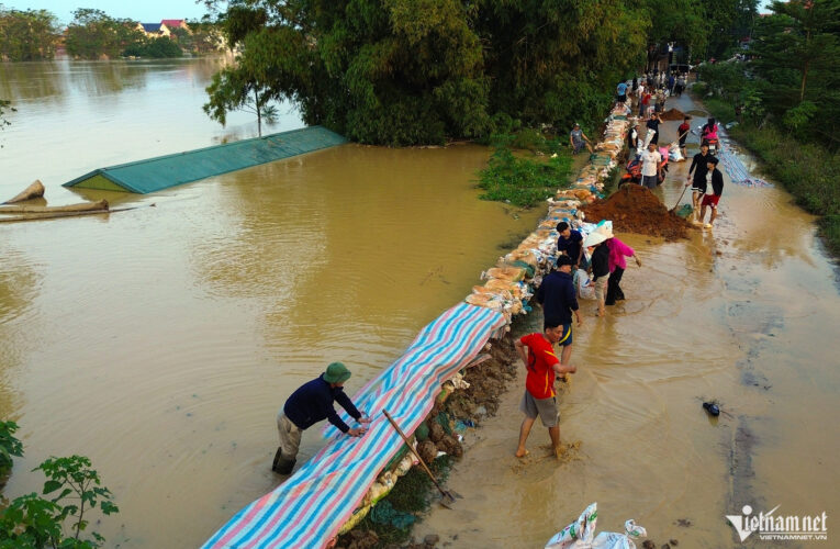 Đêm chạy lũ của 6.500 người dân Hà Nội: “Bão Yagi chưa là gì so với đợt lũ này”