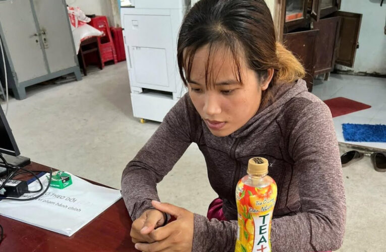 “Nữ quái” 20 tuổi quật ngã cụ ông 89 tuổi cướp 9 chiếc nhẫn vàng