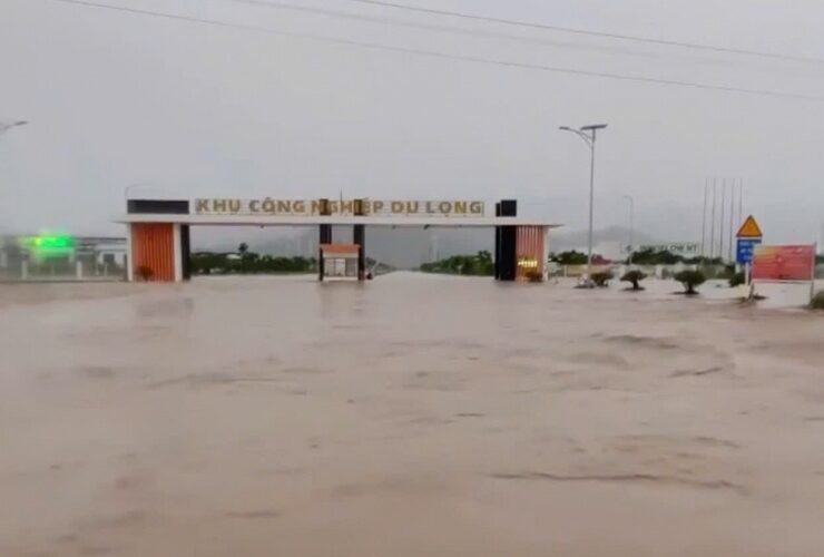 Clip cảnh tượng khó tin ở khu công nghiệp, hơn 5.000 công nhân phải nghỉ việc