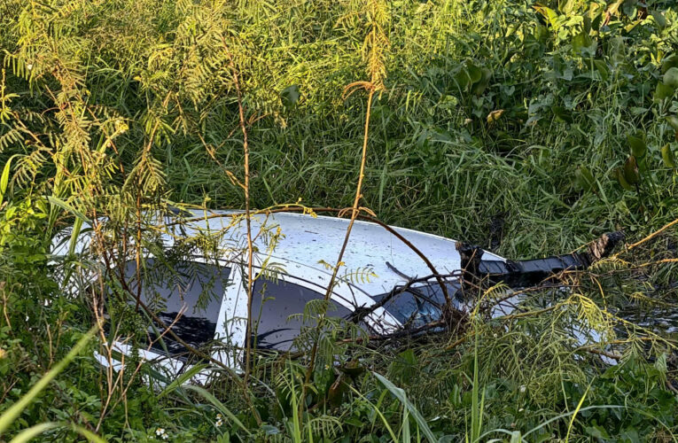 Ô tô lao xuống hồ tại khu 12 xã Đại Đình tỉnh Phú Thọ