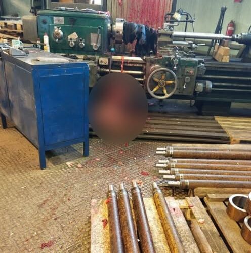 Quá đáng sợ: tai nạn lao động khiến người nát bét, não văng khắp nơi